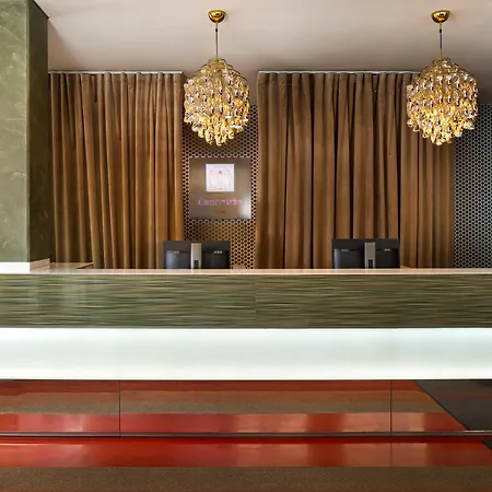 Otel Leonardo Mitte 4*