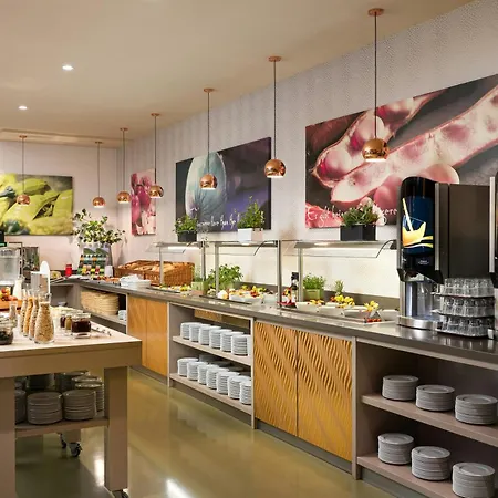 Hotel Leonardo Mitte 4*