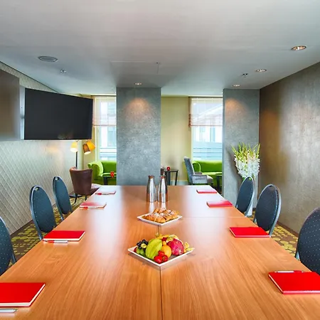 Hotel Leonardo Mitte 4*