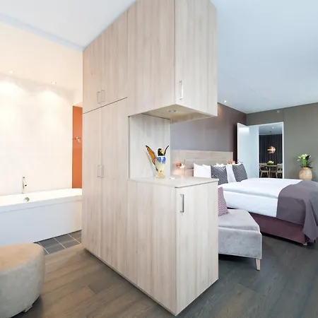 Hotel Leonardo Mitte 4*